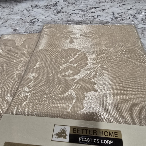 Fabric Damask Napkins - Red and Beige - Picture 5 of 8